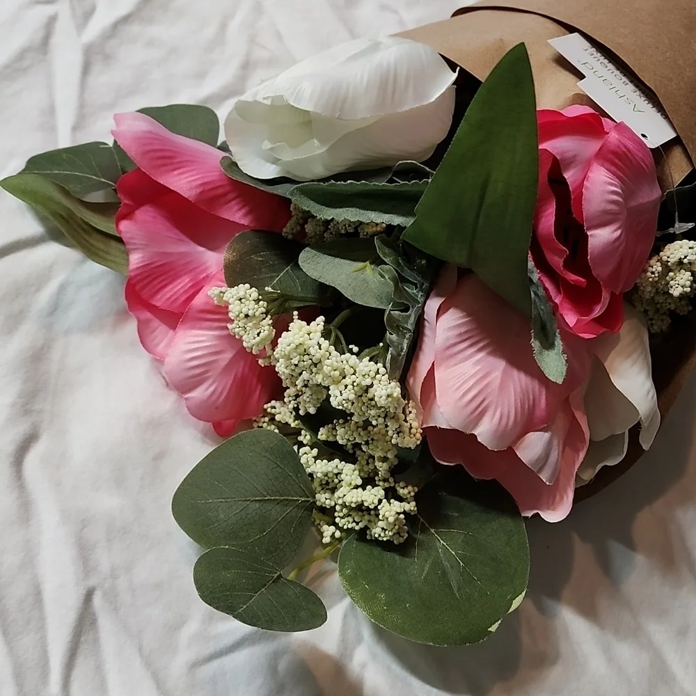 Deluxe faux floral Spring Bouquet